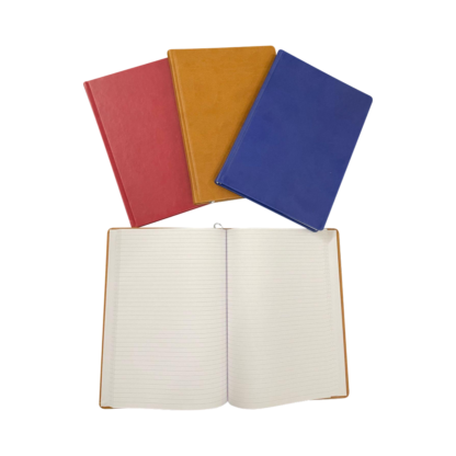 Libreta de notas L04I: pasta dura, cosido, diseño de raya, 21x26 cm, 186 páginas.
